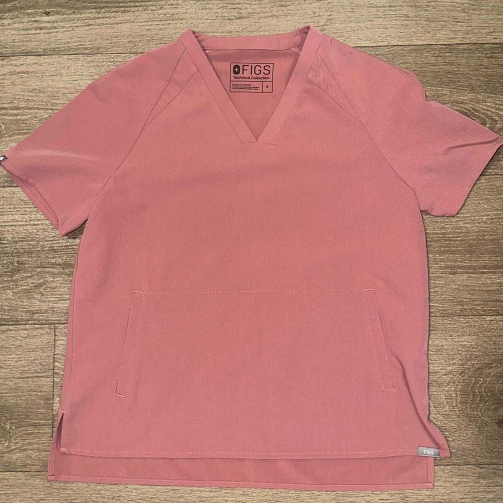 Figs Women's Kangaroo Pocket V-neck Scrub Top